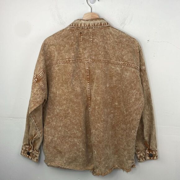 Black Label by CEST TOI Denim Button Down Acid Wash SHACKET Frayed Hem Medium - Picture 5 of 12
